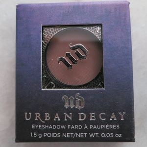 BNIB Urban Decay Eyeshadow - Tease